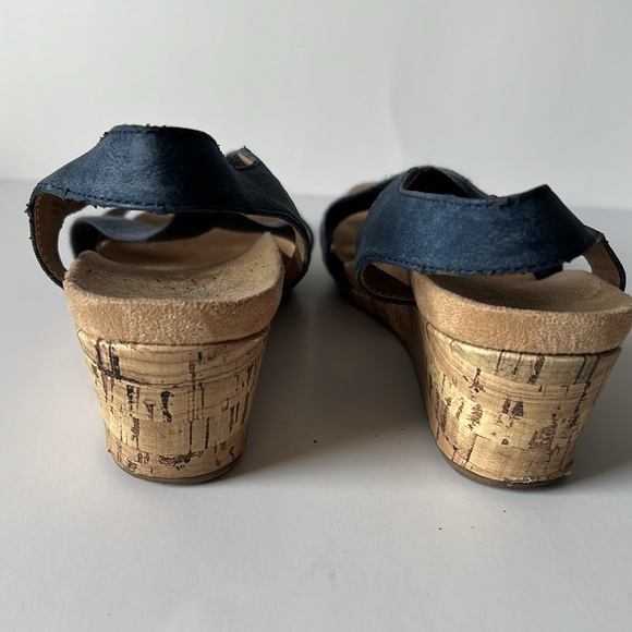 Life Stride Flex Soft System Sandals 7.5 M Denim blue suede 2.5” wedge heel - Picture 3 of 7